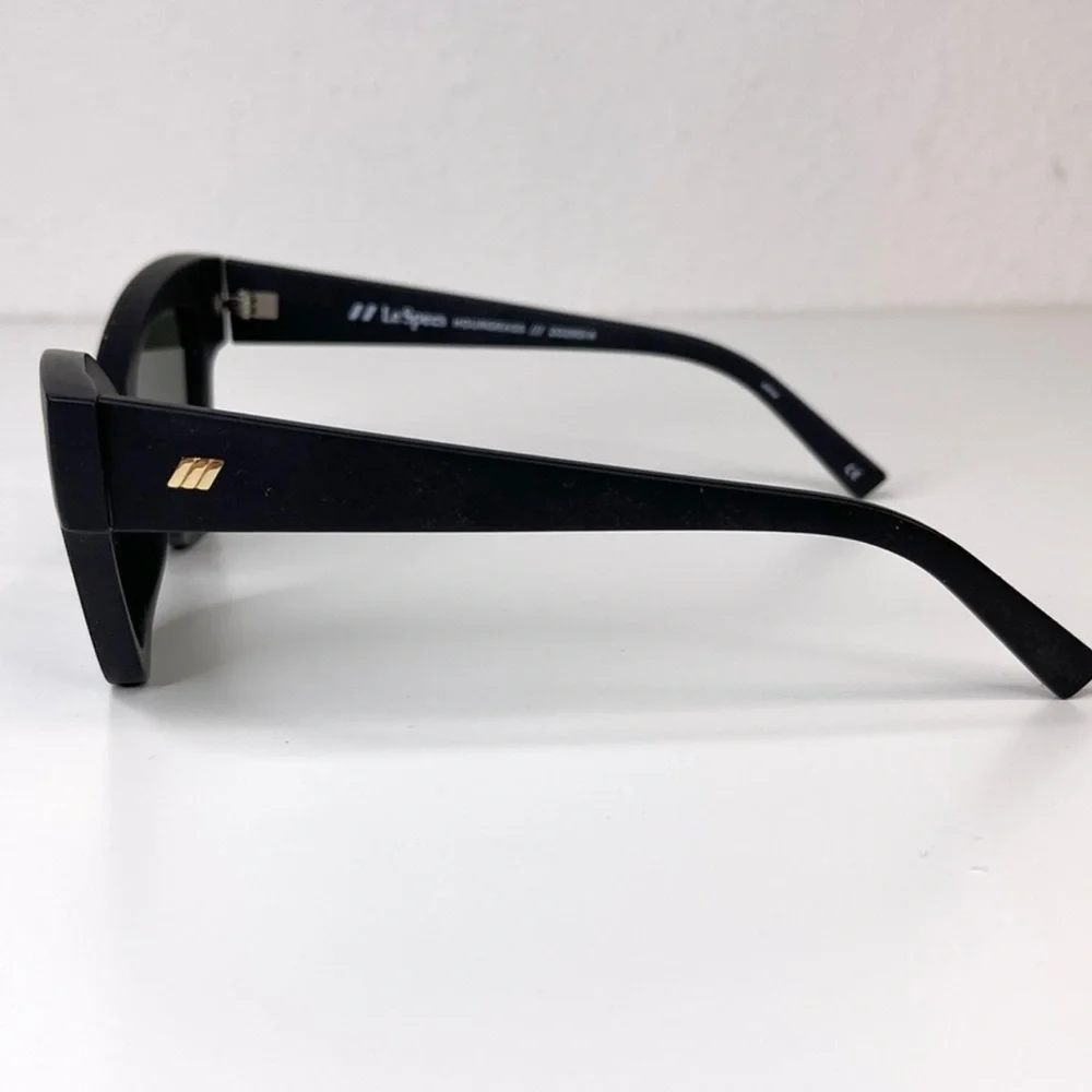 LE SPECS Hourgrass NEW Black Matte Cat Eye Sunglasses